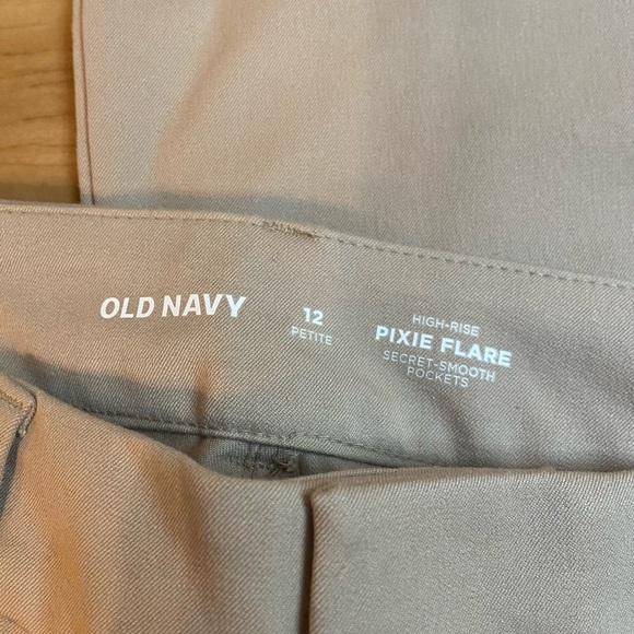 Old Navy Pixie flare high rise pants - Picture 3 of 4
